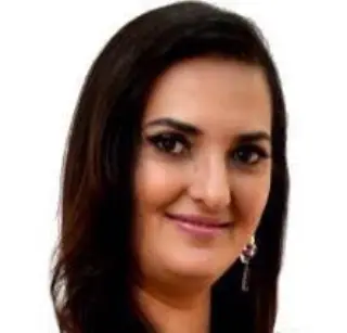 Amanda Astral em matéria do jornal AcheiUSA (Miami, 2015)